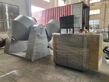 多臺雙錐回轉真空干燥機，裝柜發往巴基斯坦。